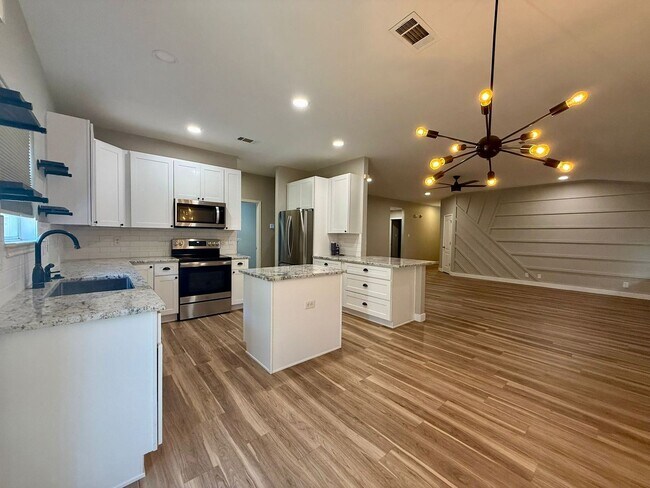 Building Photo - 1031 Bobcat Crk, San Antonio, TX 78251