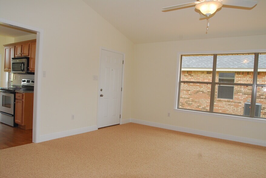 Building Photo - 17977 Restoration Cir