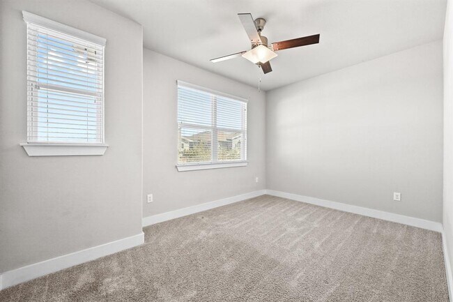 Building Photo - 2108 Hermia St