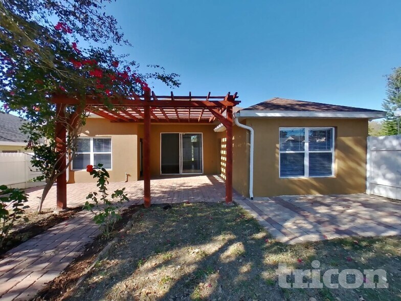 Building Photo - 15206 Markham Dr