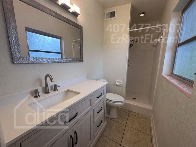 Building Photo - 3392 Bougainvillea Dr