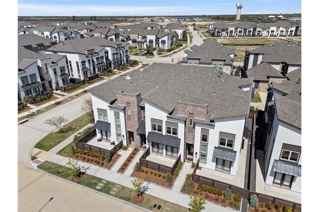 Building Photo - 19726 Curved Steel Dr