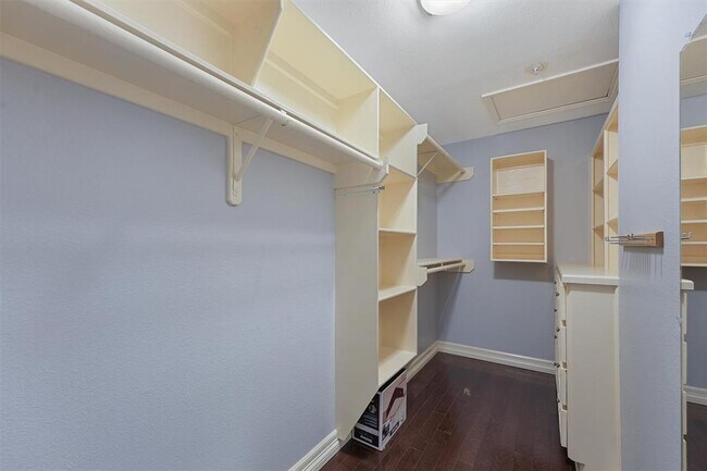 Building Photo - 3231 Allen Pkwy
