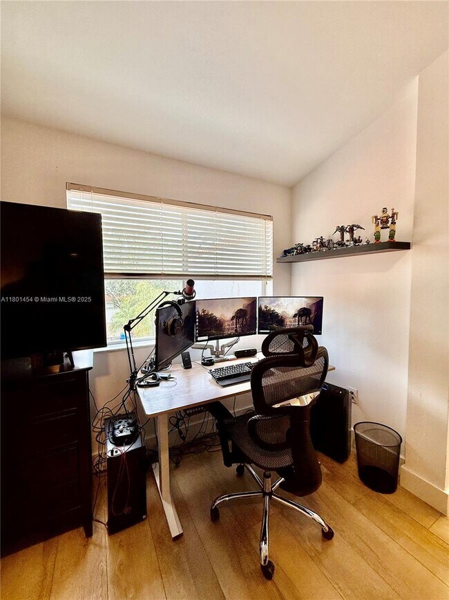 Building Photo - 1120 Canella Ln