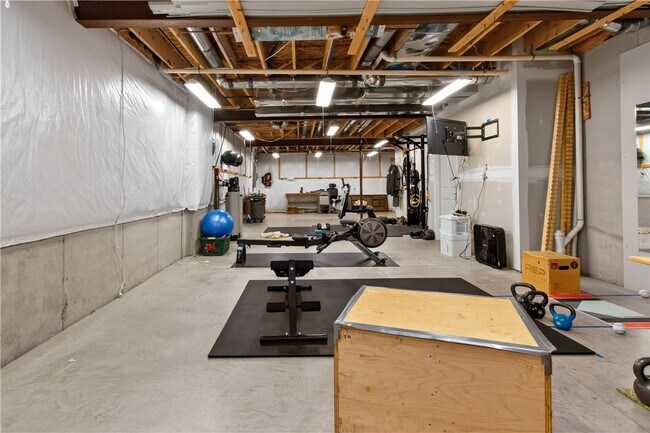 Building Photo - 2093 Mykola Rd