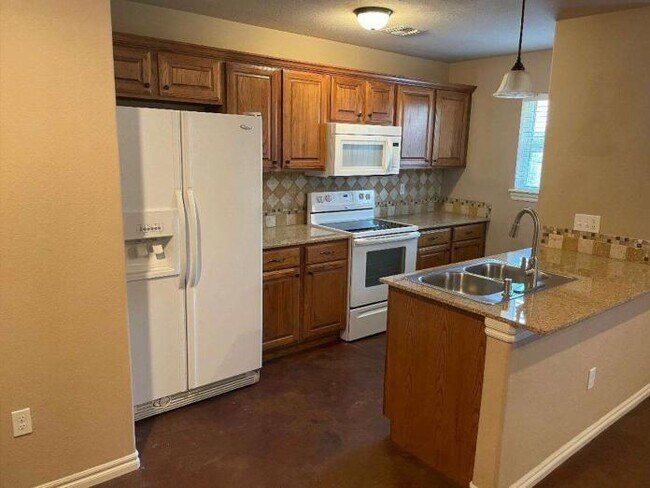 Building Photo - 2513 SW E Ave