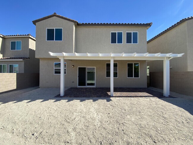 Building Photo - 2212 Stone Well Rd