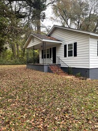 Building Photo - Completely renovated 2 bedroom  cabin