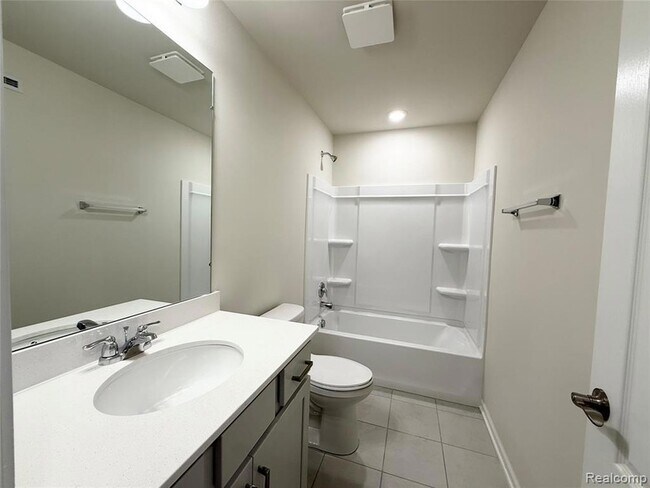 Building Photo - 359 N Sydney Ct