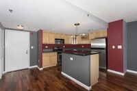 Building Photo - 700 1st St