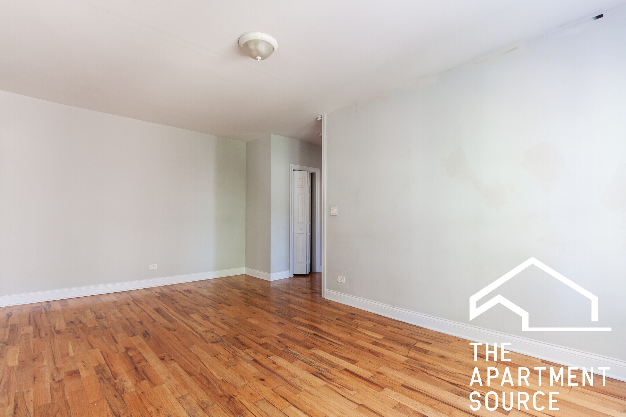 Building Photo - 630 W Cornelia Ave