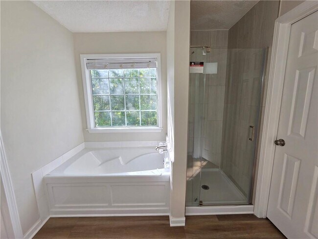 Building Photo - 137 Kenninghall Ct