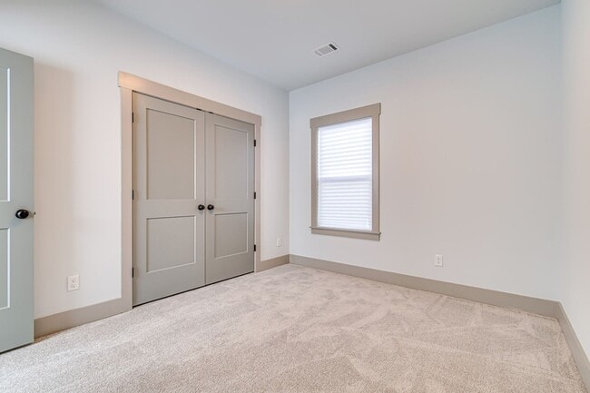 Building Photo - 1603 Porter Ave