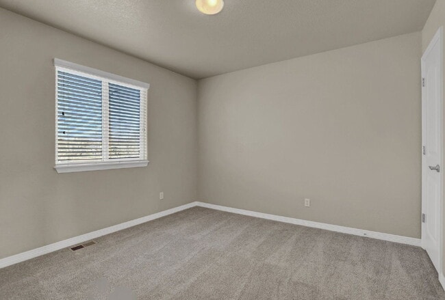 Building Photo - 2688 Sierra Springs Dr