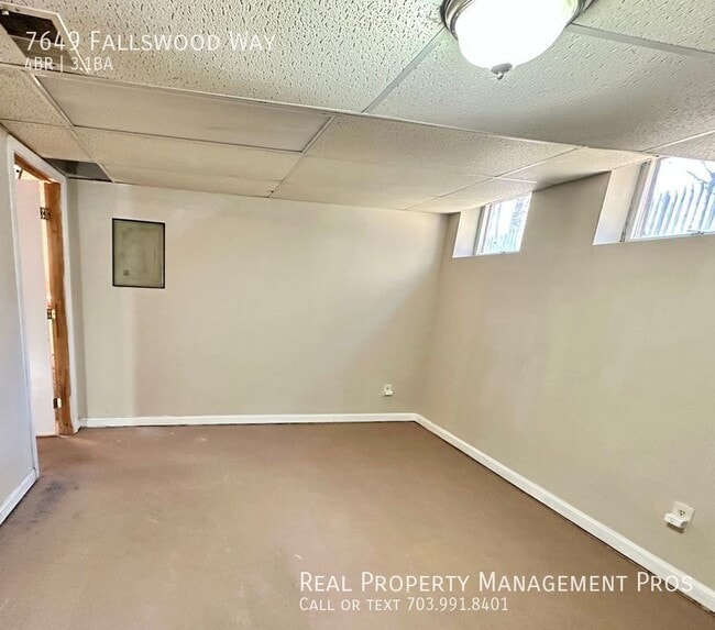 Building Photo - 7649 Fallswood Way