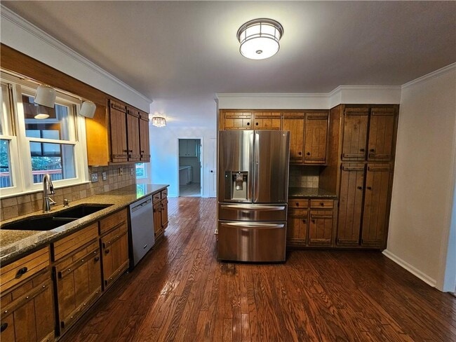 Building Photo - 3228 Turtle Lake Dr SE
