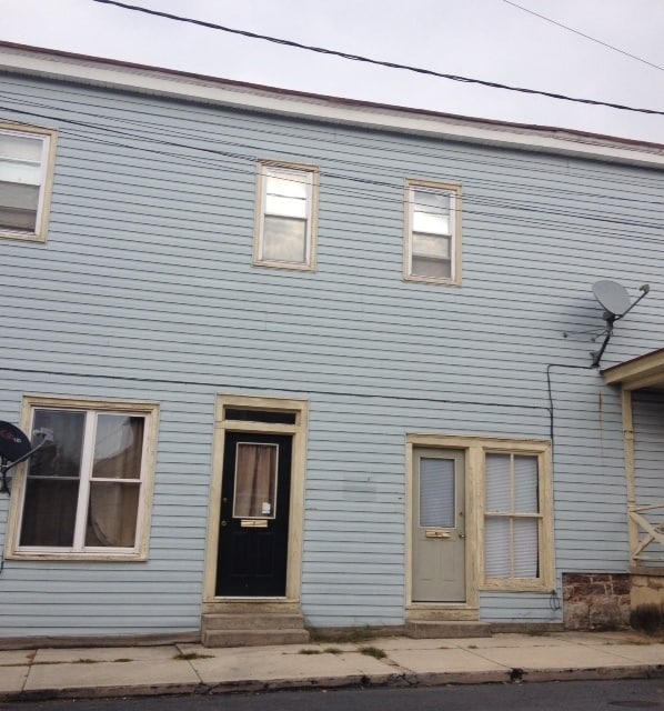 Primary Photo - 7 N Washington St