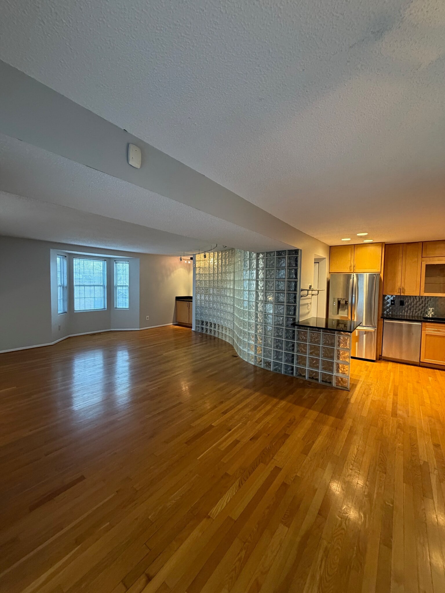 Building Photo - 1091 Harrison Ave