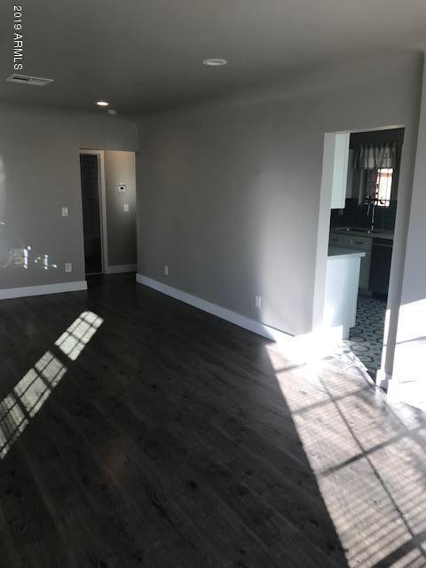 Building Photo - 1914 W Holly St