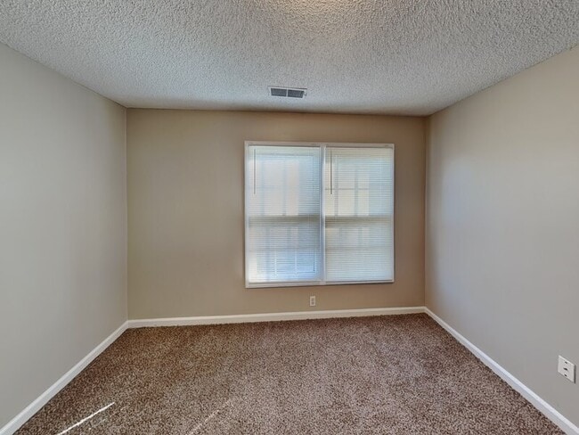 Building Photo - 1017 Hawkview Dr