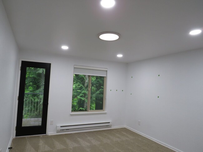 Building Photo - Redmond Modern & Updated 3bd/2bath Condo i...