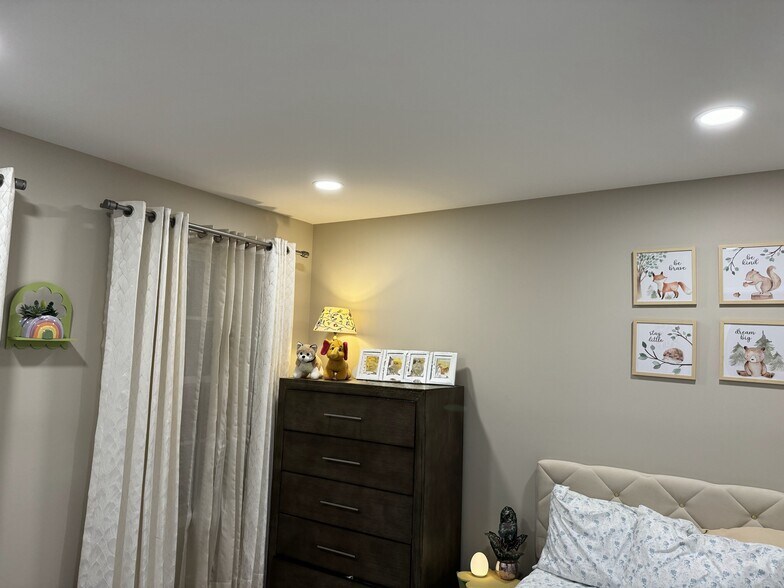 Building Photo - 10 Boehm Dr