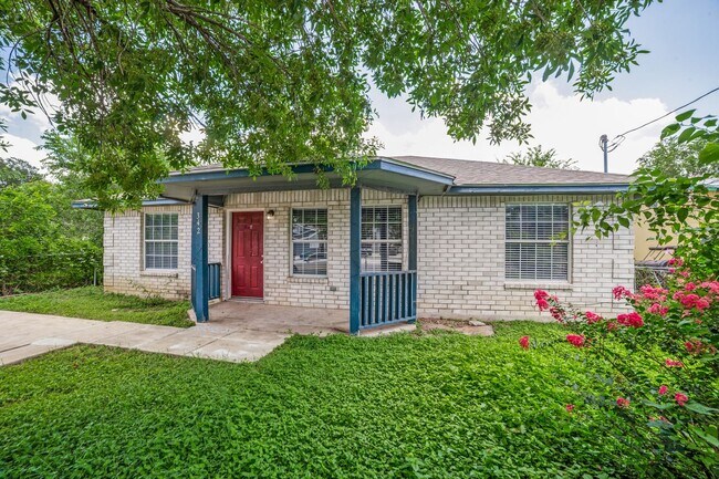 Building Photo - CHARMING HOME IN LOMA TERRACE