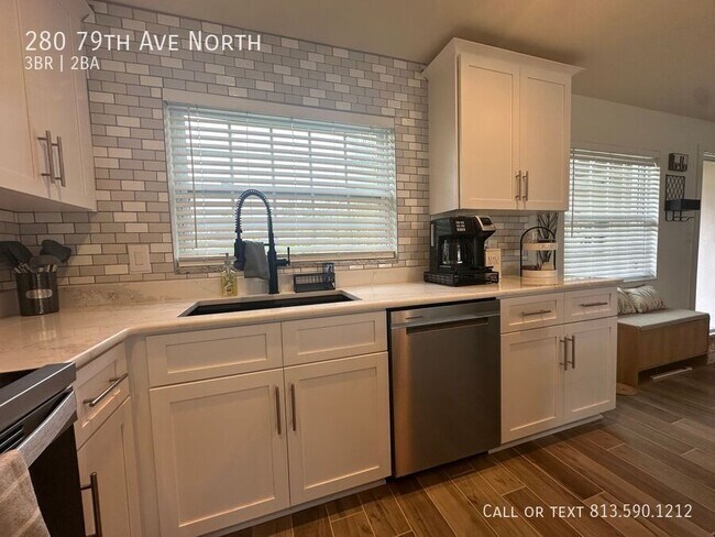 Building Photo - 280 79th Ave N