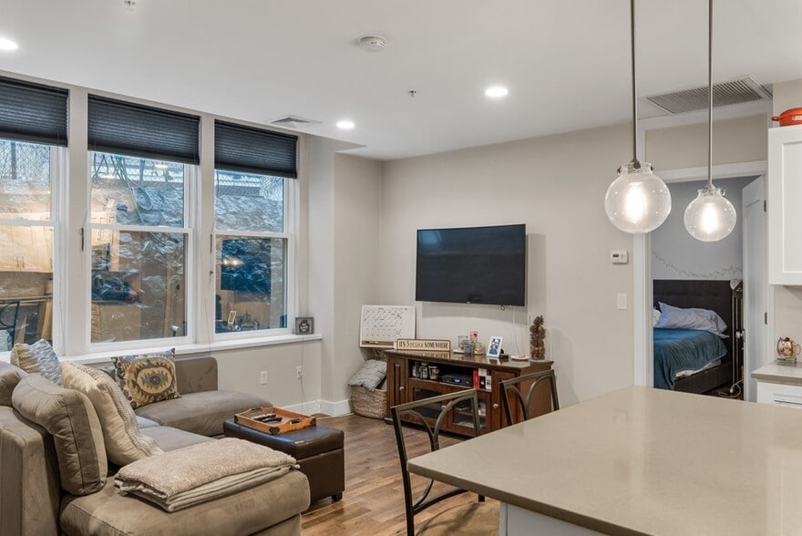 Building Photo - 1 Saint Clare Rd