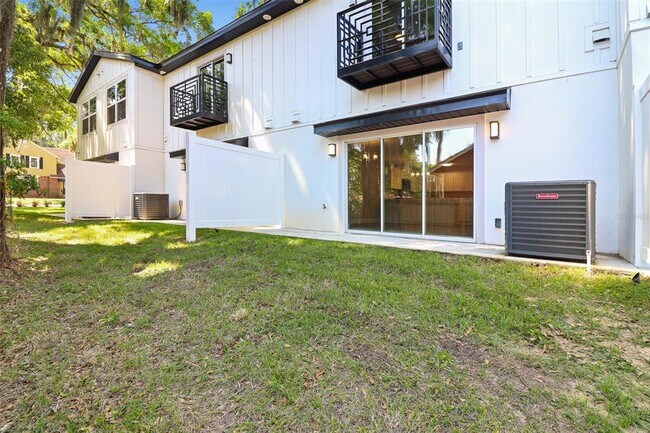 Building Photo - 45 SE 15th Terrace