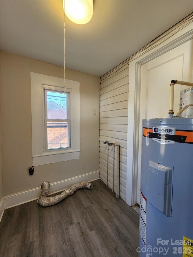 Building Photo - 29 Willowbrook Dr NW