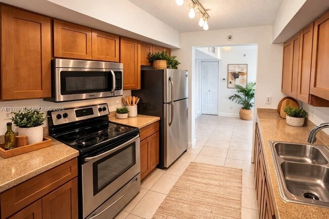 Building Photo - 219 NW 12th Ave