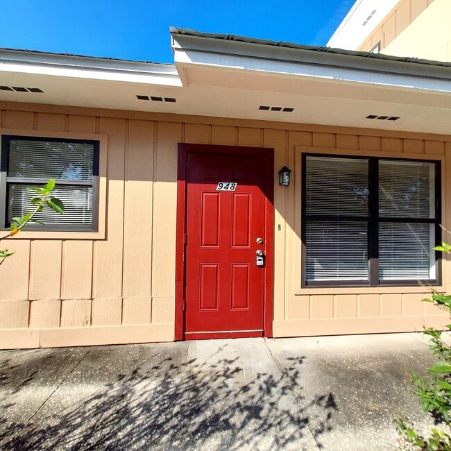 Building Photo - 948 Louisiana Ave