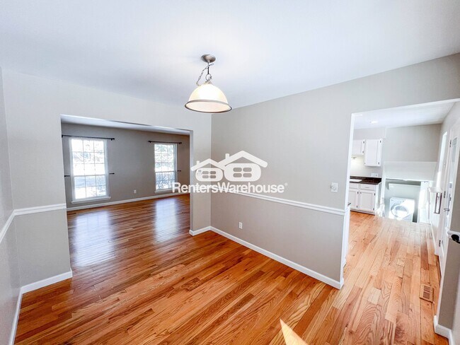 Building Photo - 1060 Ithaca Dr