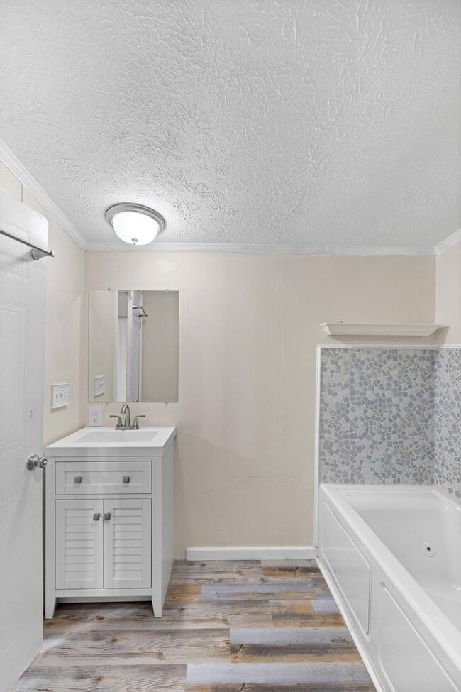 Building Photo - Peaceful Coastal Living Close to the Beach!