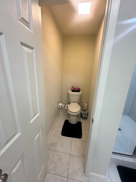 Building Photo - 3444 Kellogg Ave