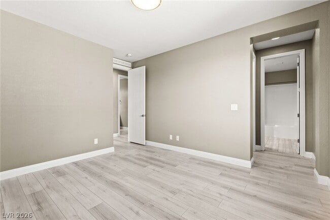 Building Photo - 10314 Apache Blue Ave