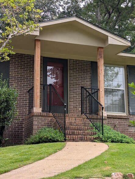 Primary Photo - 308 Lancaster Ave