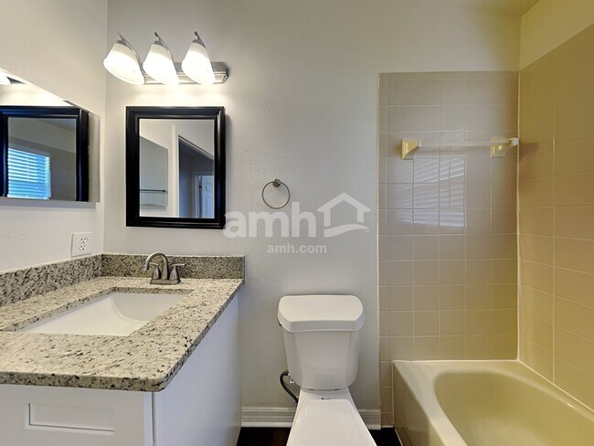 Building Photo - 14335 Moon Flower Dr