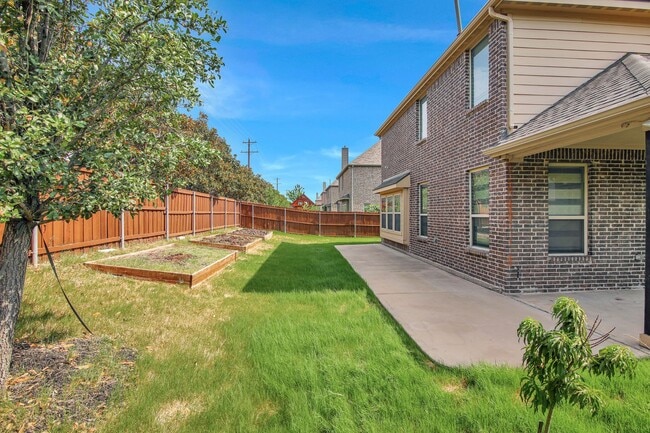 Building Photo - 12353 Flowering Dr
