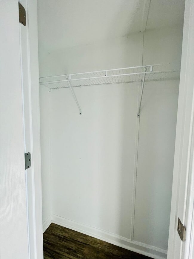 Building Photo - 2bd/2ba Renovated Mobile Home on a Perfect Country Lot Overlooking Farm Fields!