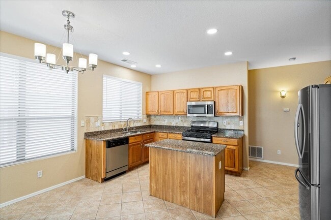 Building Photo - 6349 W Desert Hollow Dr