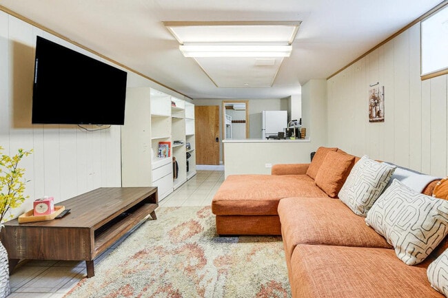 Building Photo - 1512 Mulford St