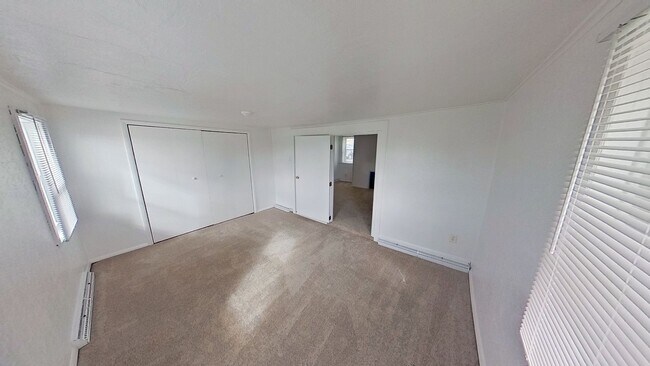 Building Photo - Newly Renovated Single Family Farmhouse