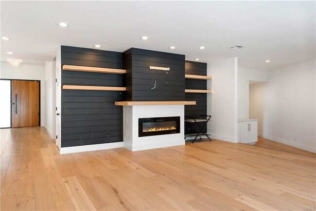 Building Photo - 5406 Rhea Ave