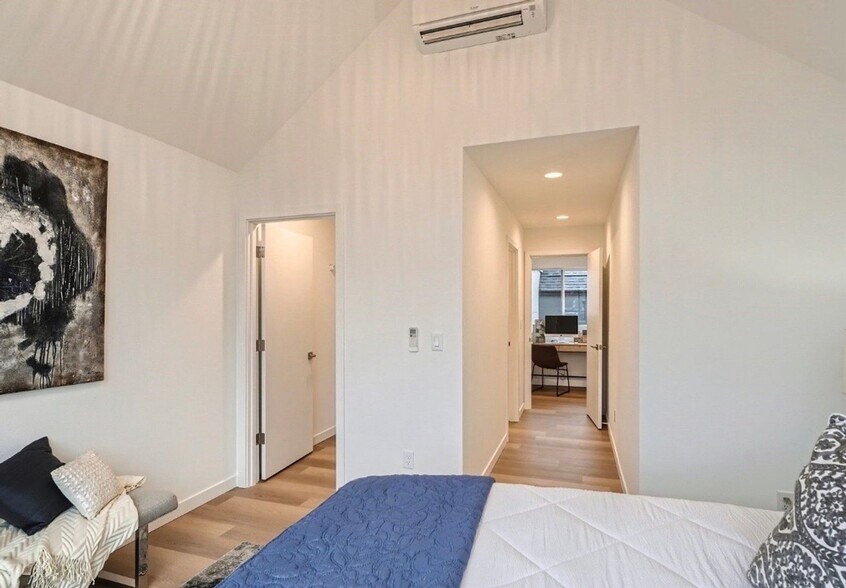 Building Photo - 7512 43rd Ave S