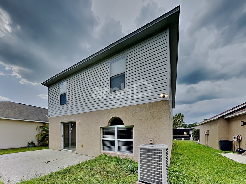 Building Photo - 30500 Birdhouse Dr