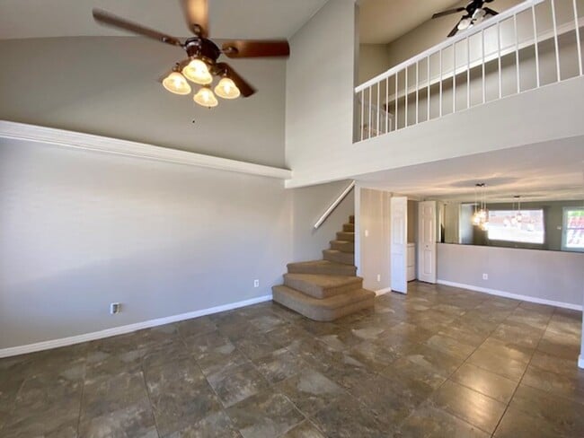 Building Photo - 2 BEDROOM APARTMENT DOWNTOWN IN ST. GEORGE