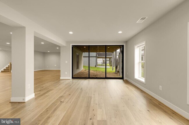 Building Photo - 6819 Isabella St