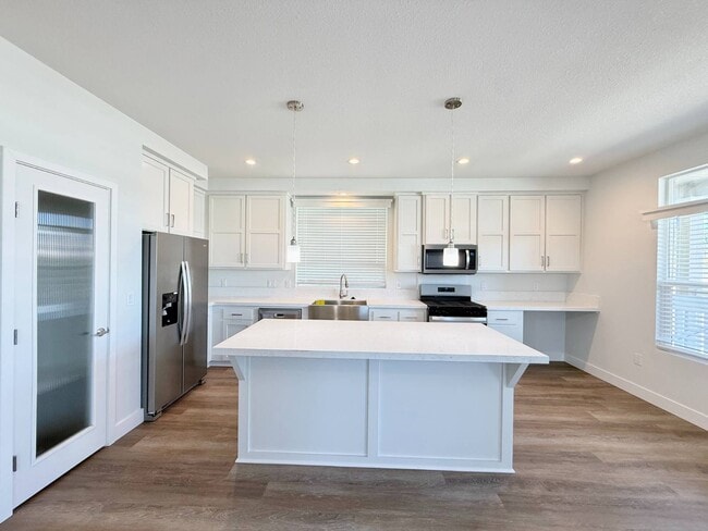 Building Photo - 44 Pine Via